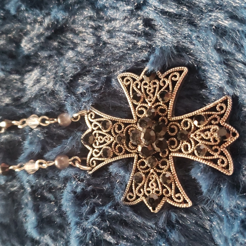 Lia Sophia adjustable cross necklace
